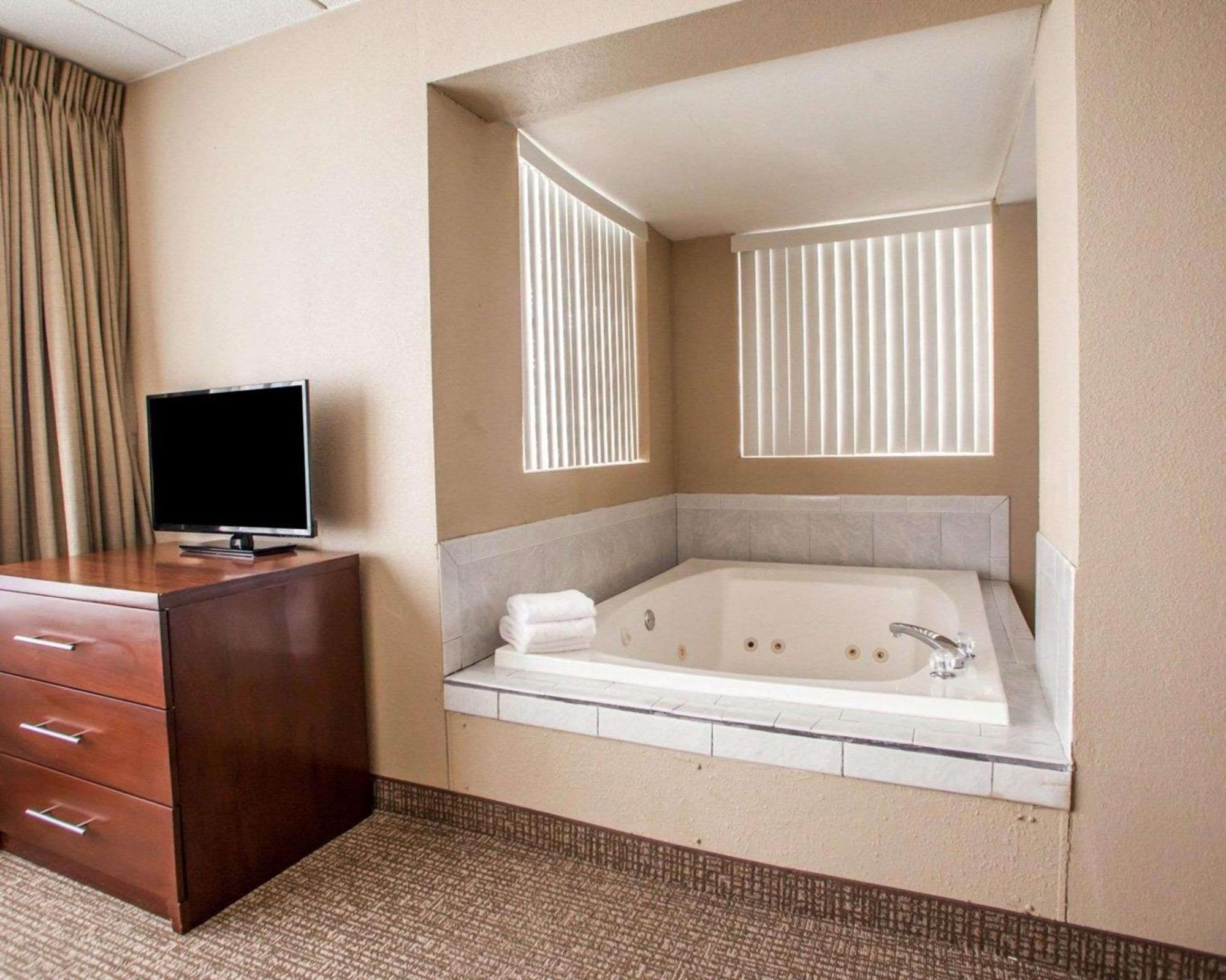 Quality Inn & Suites Orland Park - Chicago Exteriér fotografie